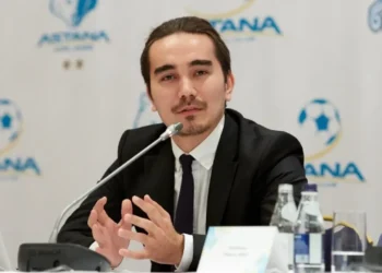 «Бернли» бапкері Дастан Сәтпаевтың алаңға қашан шығатынын айтты