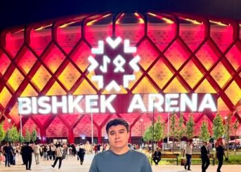 Қырғыздар екі есе аз ақшаға біздікінен 10 есе үлкен стадион салды